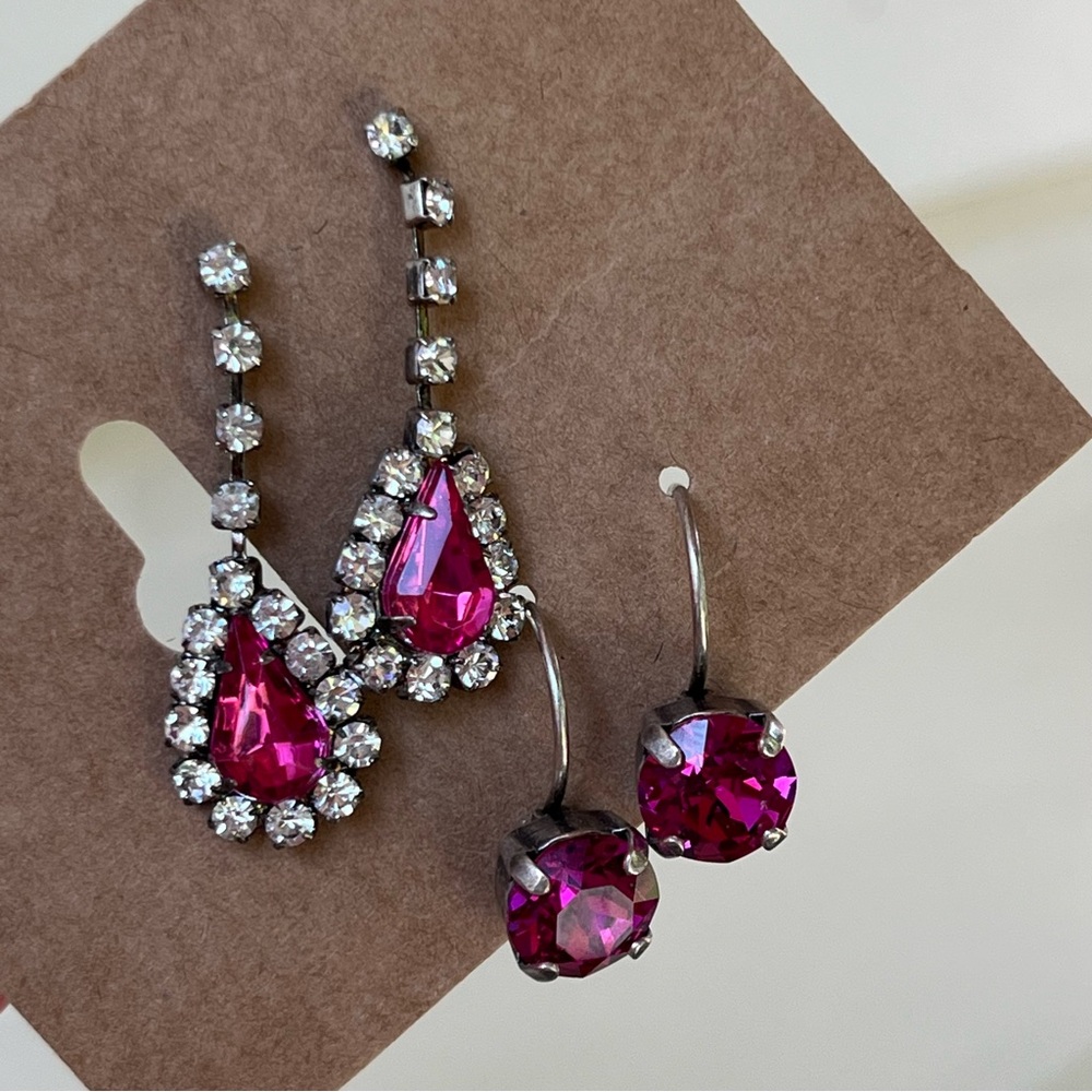 Lot of 2 sparkly fuchsia pink crystal earrings